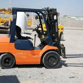 Kara Forklift 2005