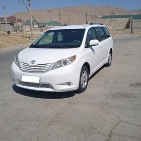 Toyota Sienna 2010