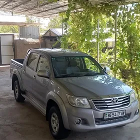 Toyota Hilux 2015