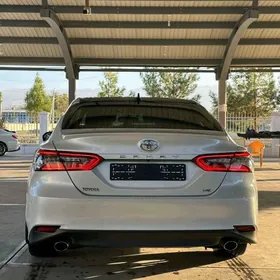 Toyota Camry 2019