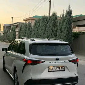 Toyota Sienna 2021