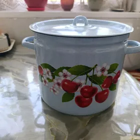 эмалированная кастрюля