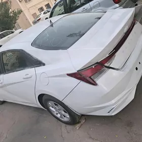 Hyundai Elantra 2021