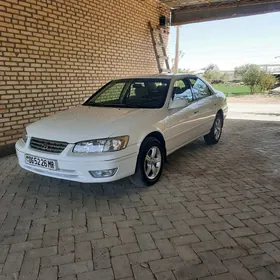 Toyota Camry 2001