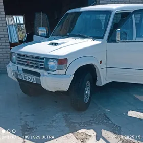 Mitsubishi Pajero 1993