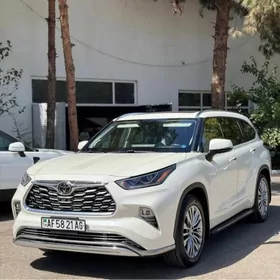 Toyota Highlander 2021