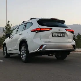 Toyota Highlander 2021