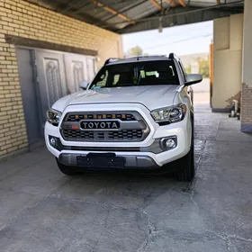 Toyota Tacoma 2017