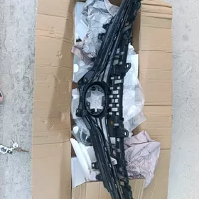 Oblicowka Camry XLE/LE 21-23