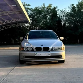 BMW E39 2001