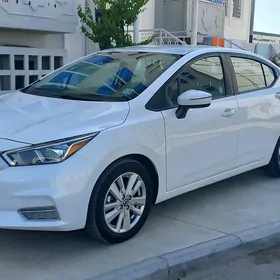 Nissan Versa 2021