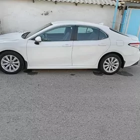Toyota Camry 2020
