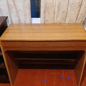 Стол,жур столик, тумба ,полка