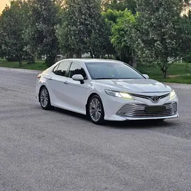 Toyota Camry 2018
