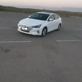 Hyundai Elantra 2020