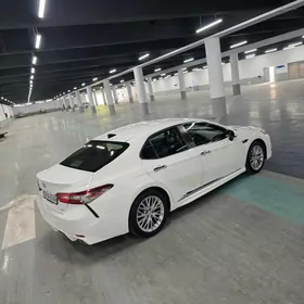 Toyota Camry 2018
