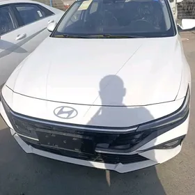 Hyundai Elantra 2025
