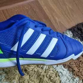 Adidas futzalka