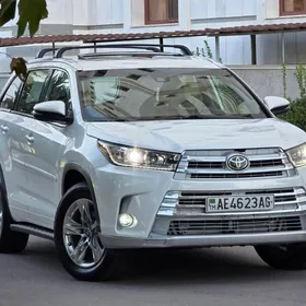 Toyota Highlander 2019