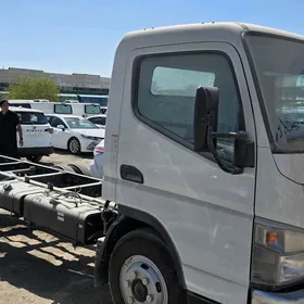 Mitsubishi Canter 2025