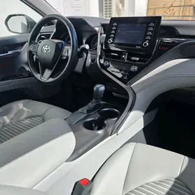 Toyota Camry 2021