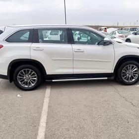 Toyota XA 2019