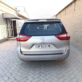 Toyota Sienna 2020