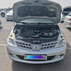 Nissan Tiida 2009