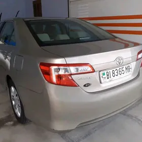 Toyota Camry 2014