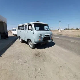 UAZ Profi 2000