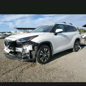 Toyota Highlander 2021
