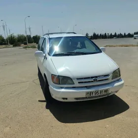 Toyota Sienna 1998