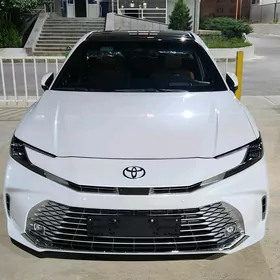 Toyota Camry 2025