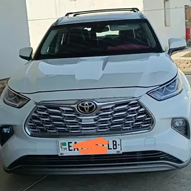 Toyota Highlander 2022