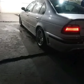 BMW E39 2002