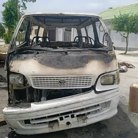 Toyota Hiace 2003