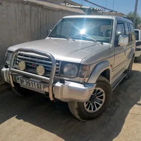 Mitsubishi Pajero 1992