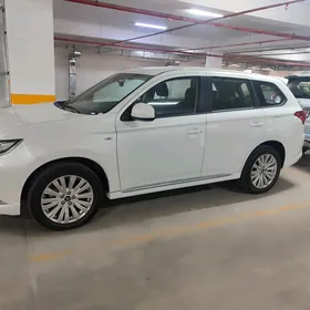 Mitsubishi Outlander 2022
