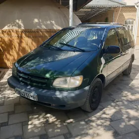 Toyota Sienna 2000