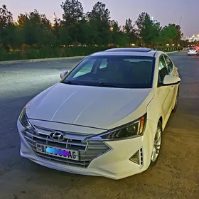 Hyundai Elantra 2020