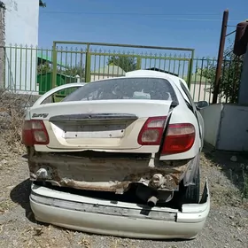 Nissan Sunny 2002