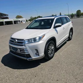 Toyota Highlander 2019