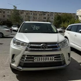 Toyota Highlander 2018