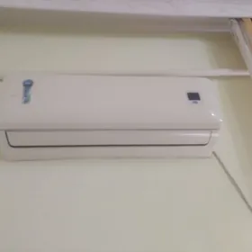 Кондиционер Midea