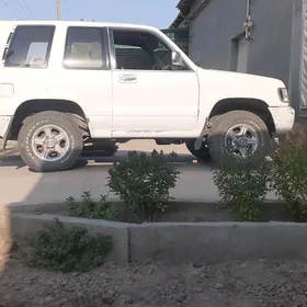 Isuzu Trooper 1999