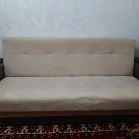 Диван