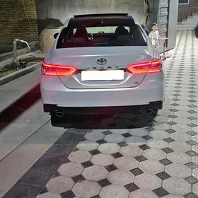Toyota Camry 2020