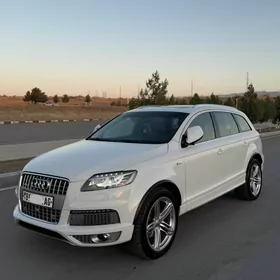 Audi Q7 2013
