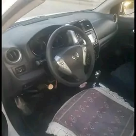 Nissan Versa 2017