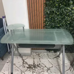 Стол для компьютера